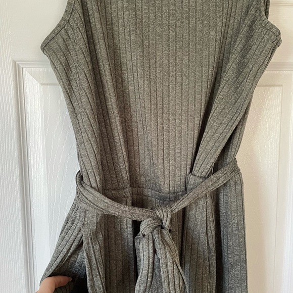 High Quality Jumpsuit - Picture 4 of 7